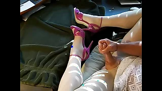 jacksoff wearing pantyhose and heels &lpar;5&rpar;&period;AVI